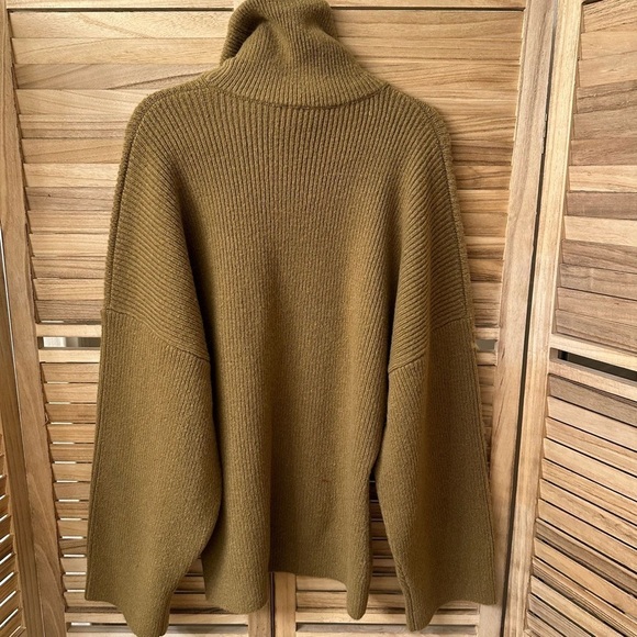 NWT ATTICO Khaki Grace Turtleneck Military Green Size L - Picture 4 of 8